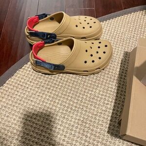 Women/Men Clogs with Red Strap